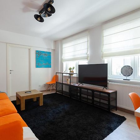 City Center-Cozy One Bedroom Apartment Bucarest Extérieur photo